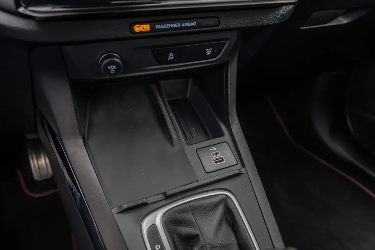 1.0 EcoBoost ST-Line Apple Carplay/Android Auto | Navigatiesysteem full map | Verwarmde voorruit | Voorstoelen verwarmd | Achteruitrijcamera | Apple Carplay/Android Auto|telefoonintegratie p