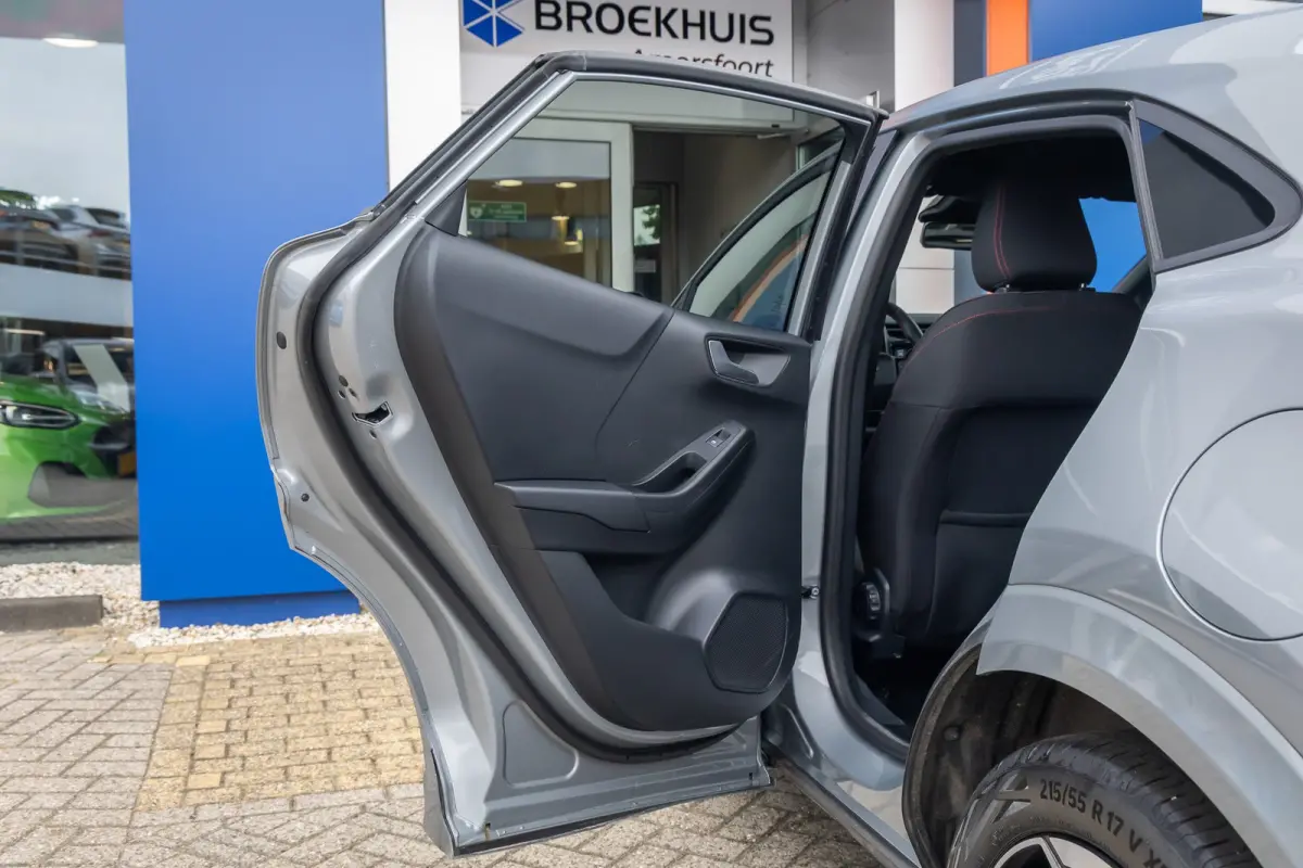 1.0 EcoBoost ST-Line Apple Carplay/Android Auto | Navigatiesysteem full map | Verwarmde voorruit | Voorstoelen verwarmd | Achteruitrijcamera | Apple Carplay/Android Auto|telefoonintegratie p