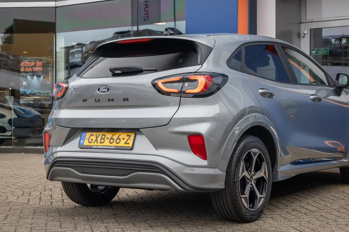 1.0 EcoBoost ST-Line Apple Carplay/Android Auto | Navigatiesysteem full map | Verwarmde voorruit | Voorstoelen verwarmd | Achteruitrijcamera | Apple Carplay/Android Auto|telefoonintegratie p