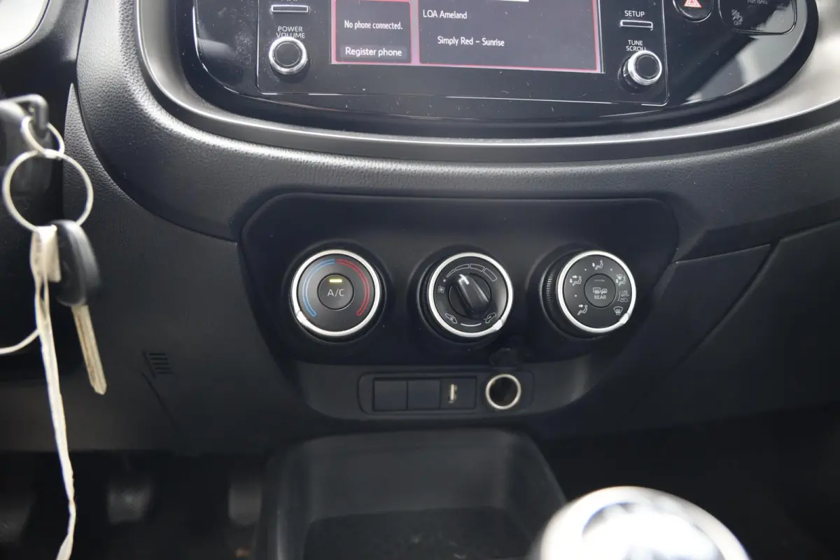 1.0 VVT-i MT Play|Camera|ACC|Airco|