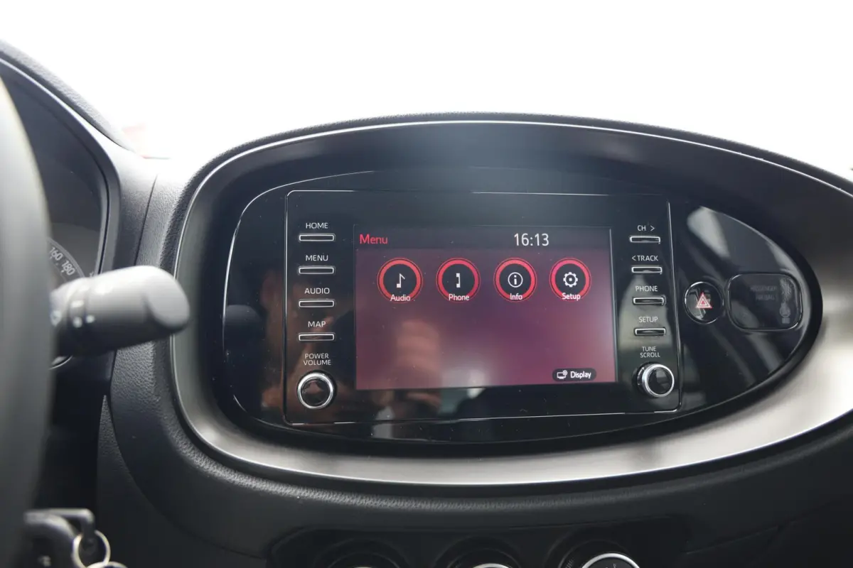 1.0 VVT-i MT Play|Camera|ACC|Airco|