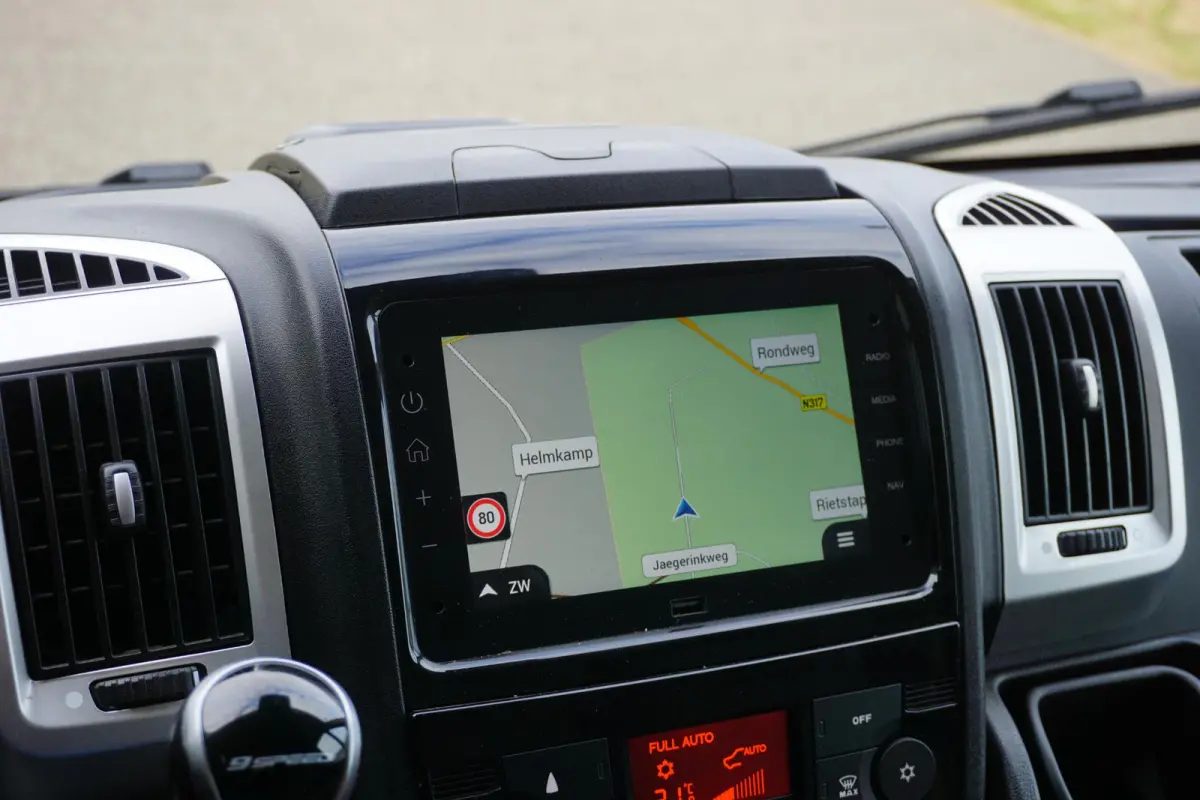 35H 2.3 MultiJet L2H2 Automaat |180 pk |Metallic |1e eigenaar |Topstaat |Camera |Cruise |Navi |Climate control |BPM vrij |EURO6D |Meegespoten voorbumper |LED dagrijverlichting