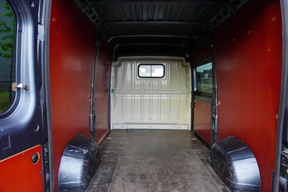 35H 2.3 MultiJet L2H2 Automaat |180 pk |Metallic |1e eigenaar |Topstaat |Camera |Cruise |Navi |Climate control |BPM vrij |EURO6D |Meegespoten voorbumper |LED dagrijverlichting