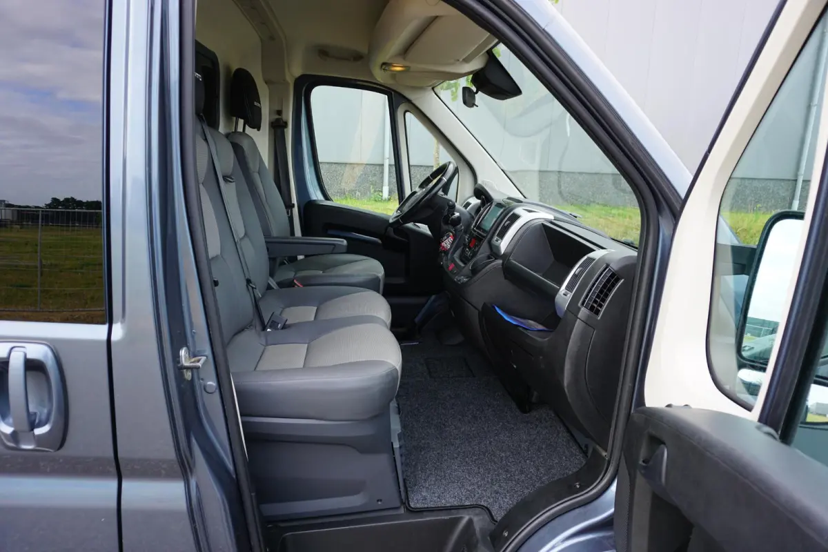 35H 2.3 MultiJet L2H2 Automaat |180 pk |Metallic |1e eigenaar |Topstaat |Camera |Cruise |Navi |Climate control |BPM vrij |EURO6D |Meegespoten voorbumper |LED dagrijverlichting