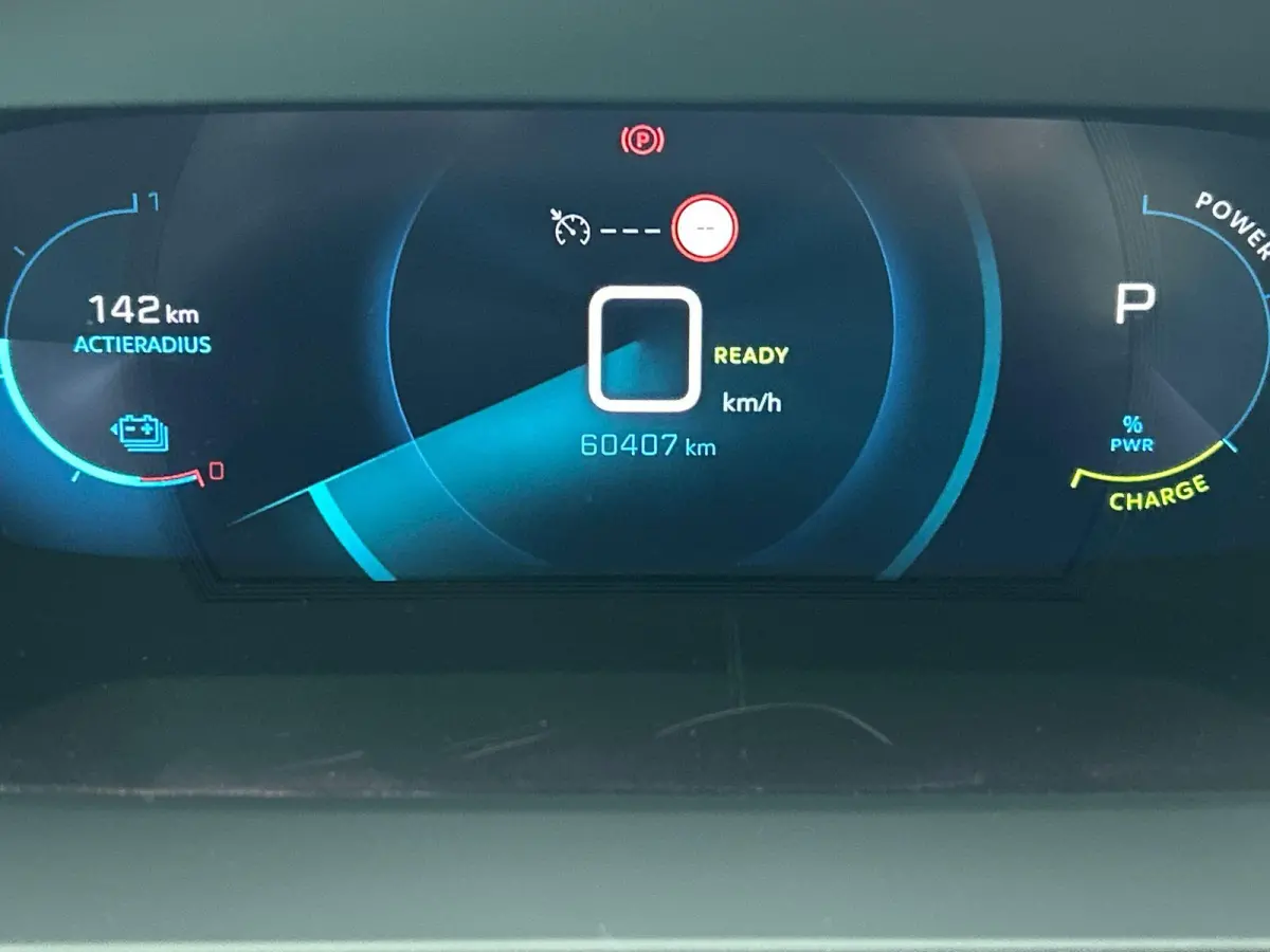 EV Allure Pack 50 kWh | 1ste Eigenaar | Accu 93% | Stoelverwarming | Achteruitrij Camera | Apple Carplay/Android Auto | Climate Control |