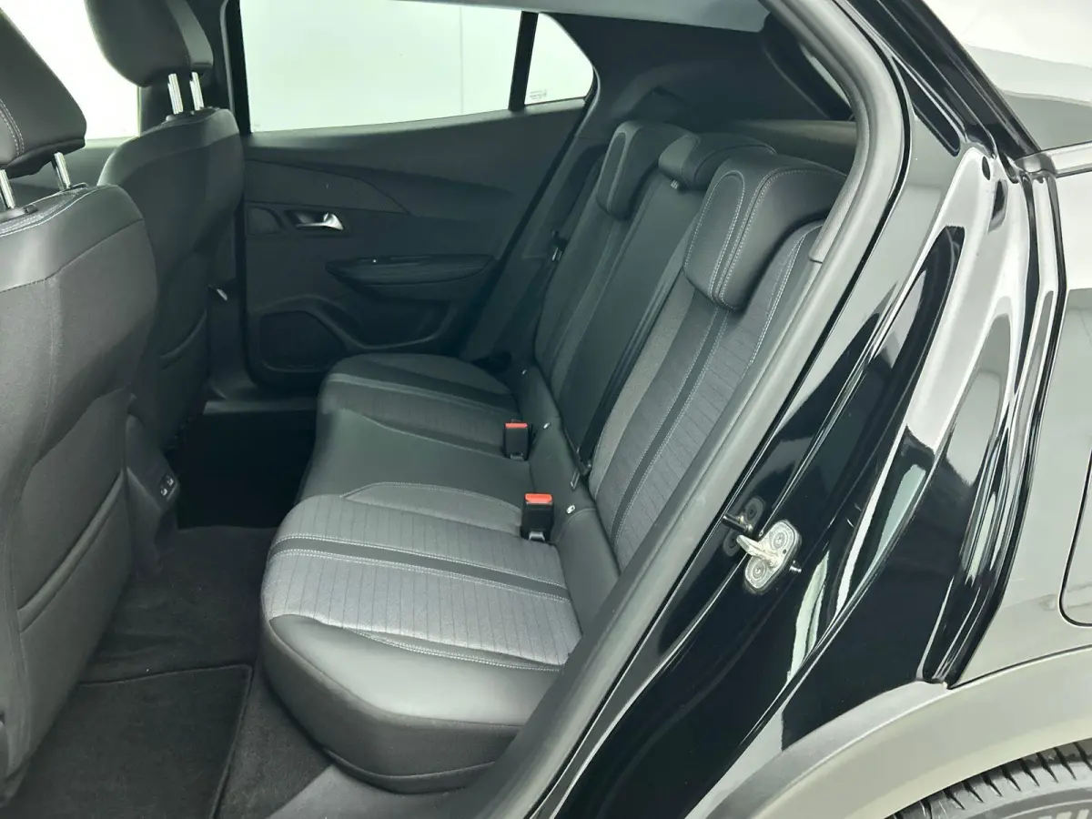 EV Allure Pack 50 kWh | 1ste Eigenaar | Accu 93% | Stoelverwarming | Achteruitrij Camera | Apple Carplay/Android Auto | Climate Control |