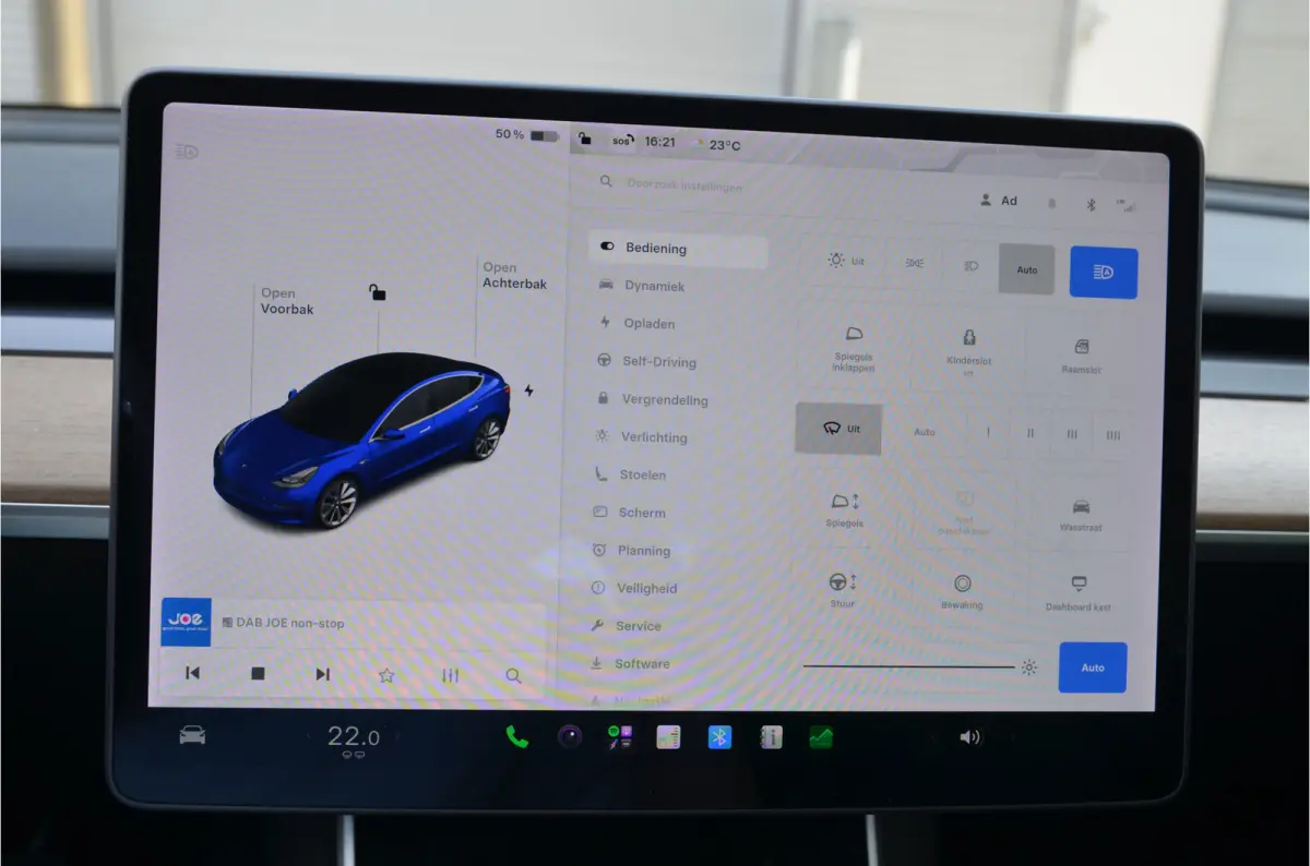 Standard RWD Plus 60 kWh LFP accu, Trekhaak (1.00kg), 19" Alu, AutoPilot3.0