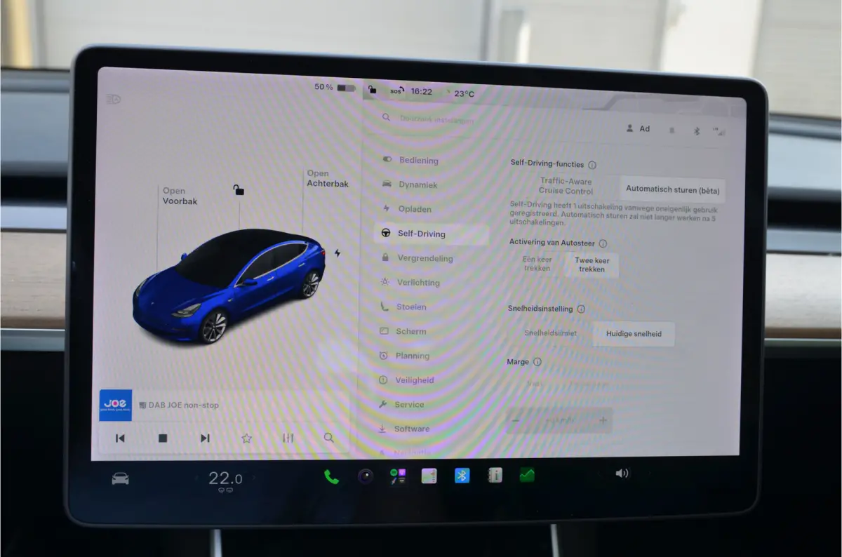 Standard RWD Plus 60 kWh LFP accu, Trekhaak (1.00kg), 19" Alu, AutoPilot3.0