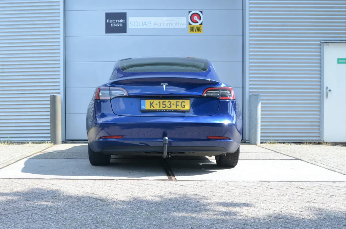 Standard RWD Plus 60 kWh LFP accu, Trekhaak (1.00kg), 19" Alu, AutoPilot3.0