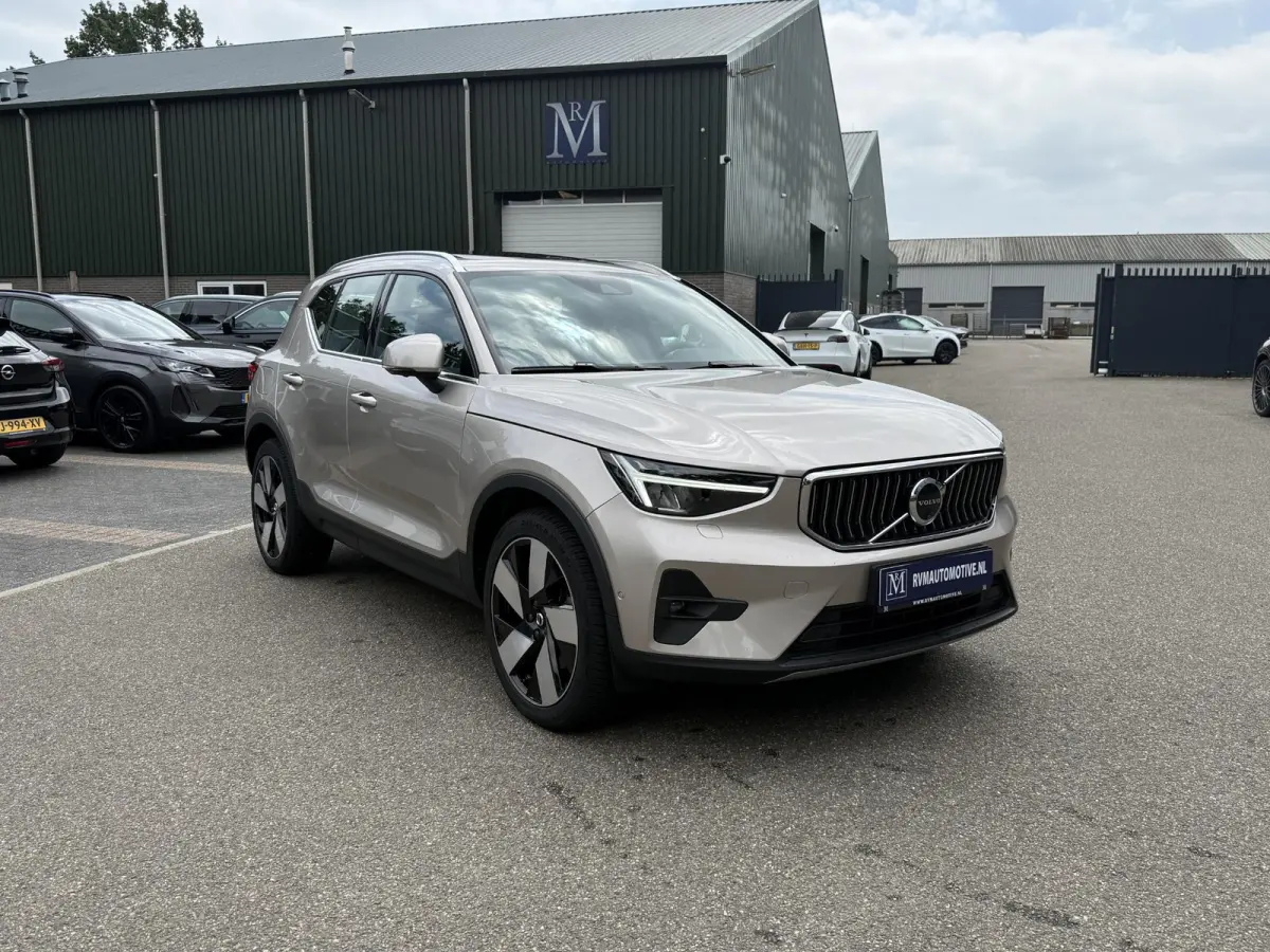 1.5 T4 Plug-in hybrid Plus Bright VOLVO DEALER ONDERHOUDEN | PANO| 360 CAMERA| HARMAN KARDON| STOEL + STUURVERWARMING|
