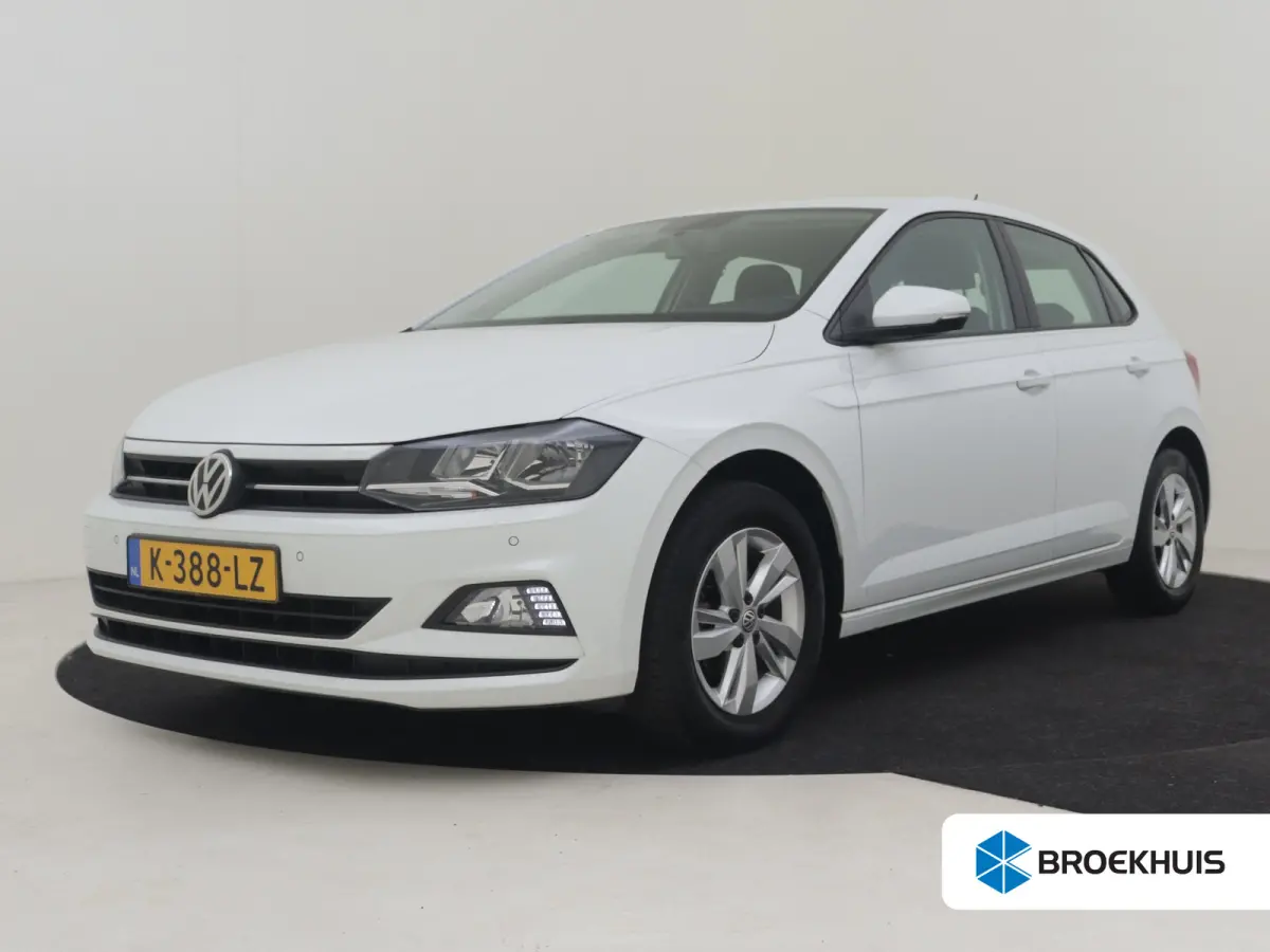 1.0 TSI Highline 95PK | APlle carplay android auto | Parkeersensoren | Keyless | Stoelverwarming | Cruise control | 15"LMV