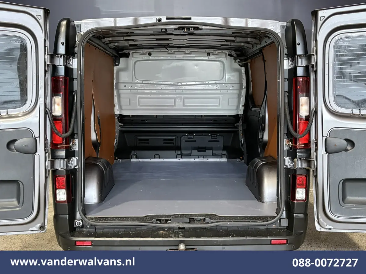 1.6 dCi L1H1 Airco | Cruisecontrol | Trekhaak | Parkeersensoren Bijrijdersbank