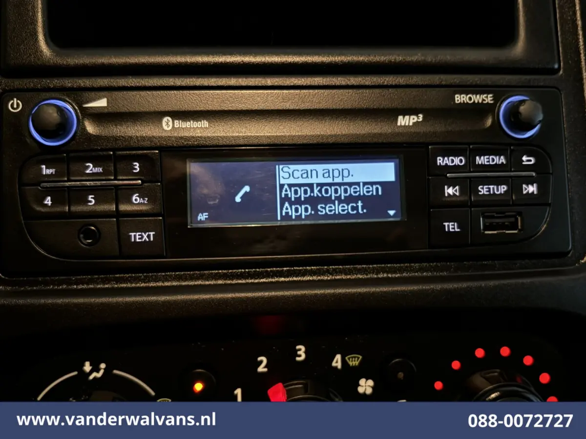1.6 dCi L1H1 Airco | Cruisecontrol | Trekhaak | Parkeersensoren Bijrijdersbank