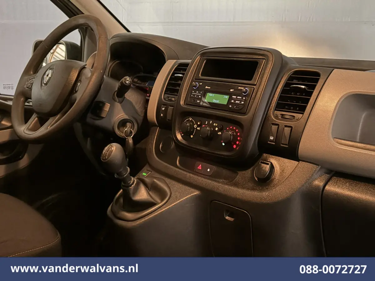 1.6 dCi L1H1 Airco | Cruisecontrol | Trekhaak | Parkeersensoren Bijrijdersbank
