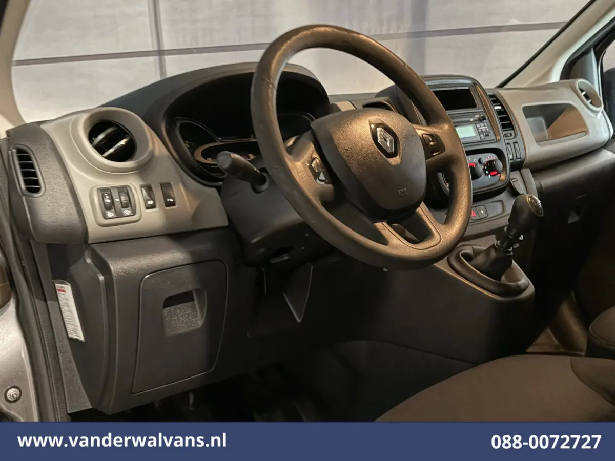 1.6 dCi L1H1 Airco | Cruisecontrol | Trekhaak | Parkeersensoren Bijrijdersbank