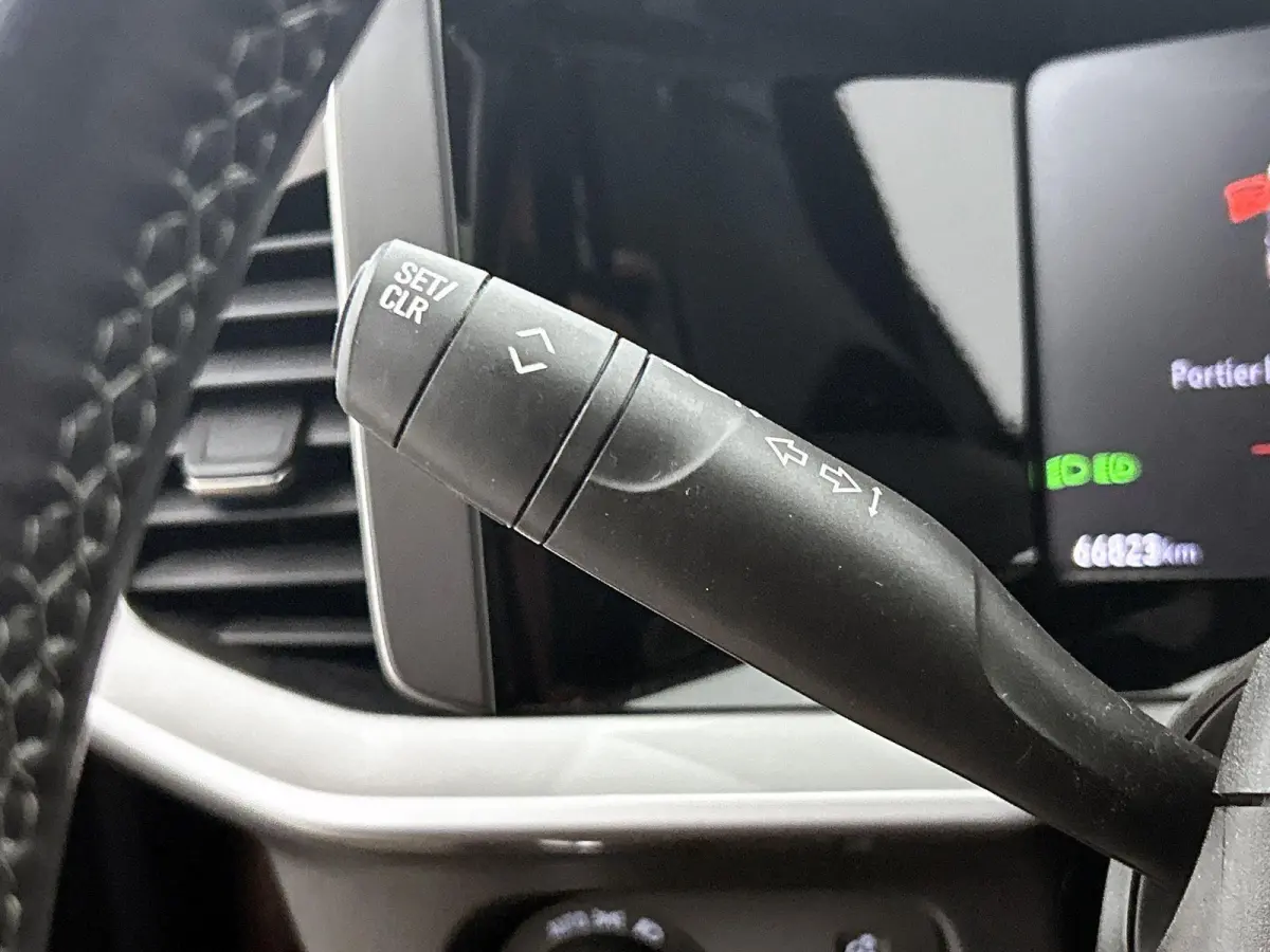 1.2 Turbo Elegance | Camera | Apple Carplay/Android Auto | Cruise Control | Stoel/Stuurverwarming | Dodehoek detectie | Navigatie
