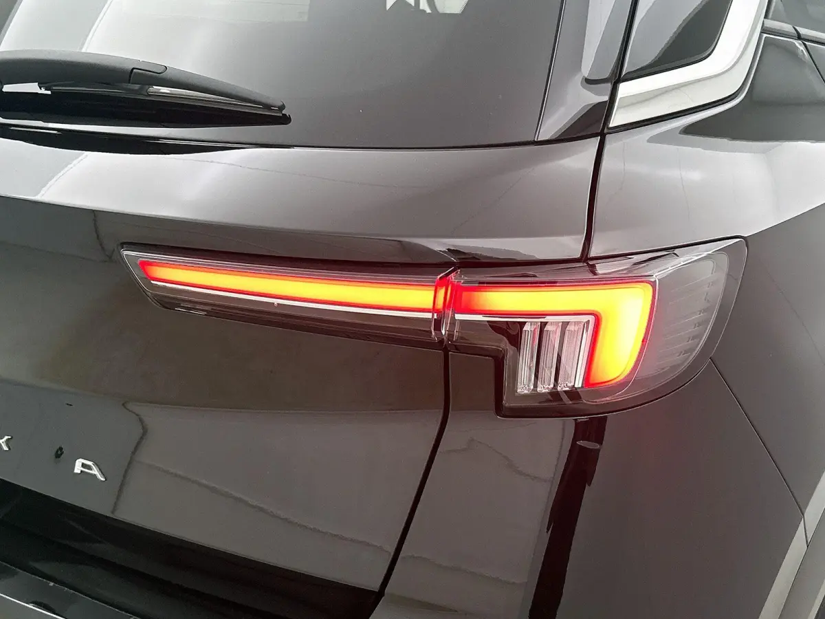 1.2 Turbo Elegance | Camera | Apple Carplay/Android Auto | Cruise Control | Stoel/Stuurverwarming | Dodehoek detectie | Navigatie