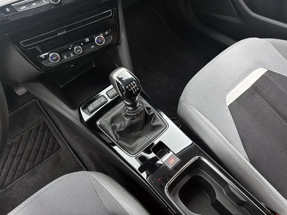 1.2 Turbo Elegance | Camera | Apple Carplay/Android Auto | Cruise Control | Stoel/Stuurverwarming | Dodehoek detectie | Navigatie