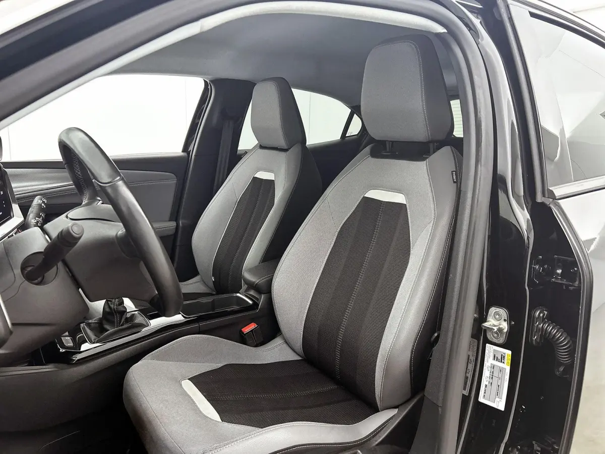 1.2 Turbo Elegance | Camera | Apple Carplay/Android Auto | Cruise Control | Stoel/Stuurverwarming | Dodehoek detectie | Navigatie