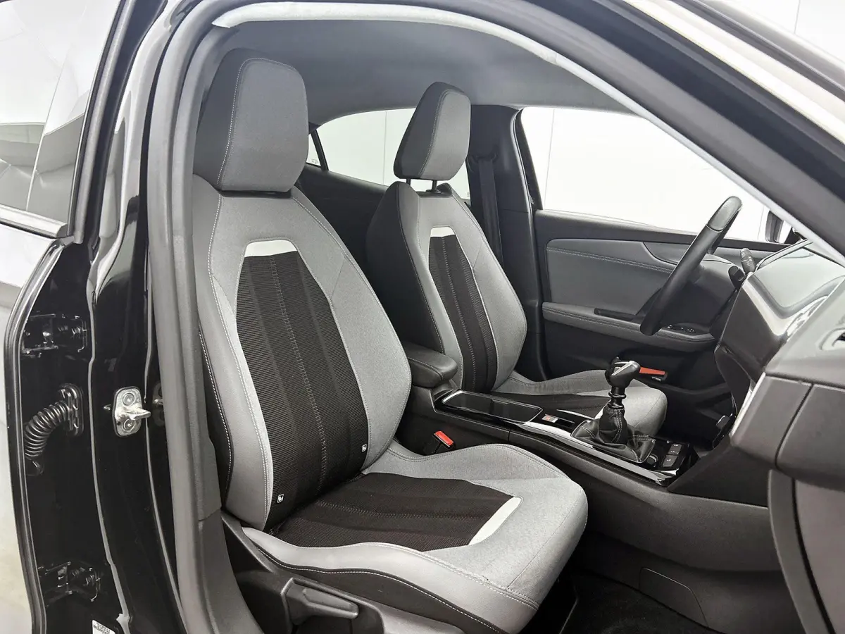 1.2 Turbo Elegance | Camera | Apple Carplay/Android Auto | Cruise Control | Stoel/Stuurverwarming | Dodehoek detectie | Navigatie