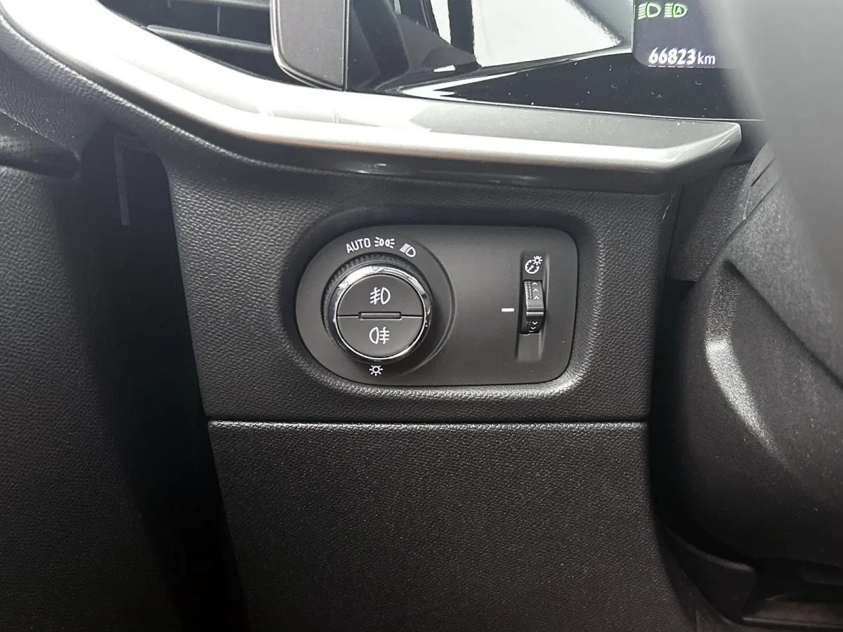 1.2 Turbo Elegance | Camera | Apple Carplay/Android Auto | Cruise Control | Stoel/Stuurverwarming | Dodehoek detectie | Navigatie