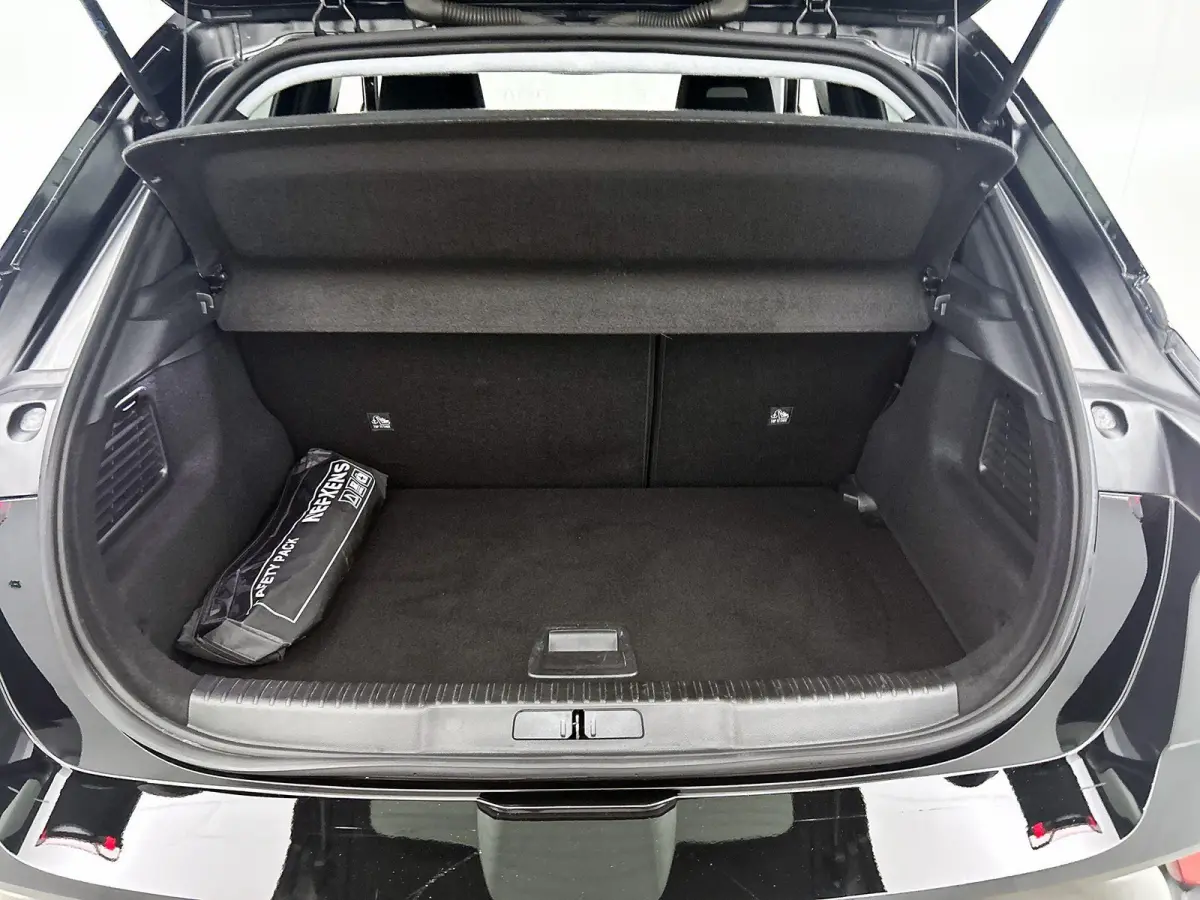 1.2 Turbo Elegance | Camera | Apple Carplay/Android Auto | Cruise Control | Stoel/Stuurverwarming | Dodehoek detectie | Navigatie