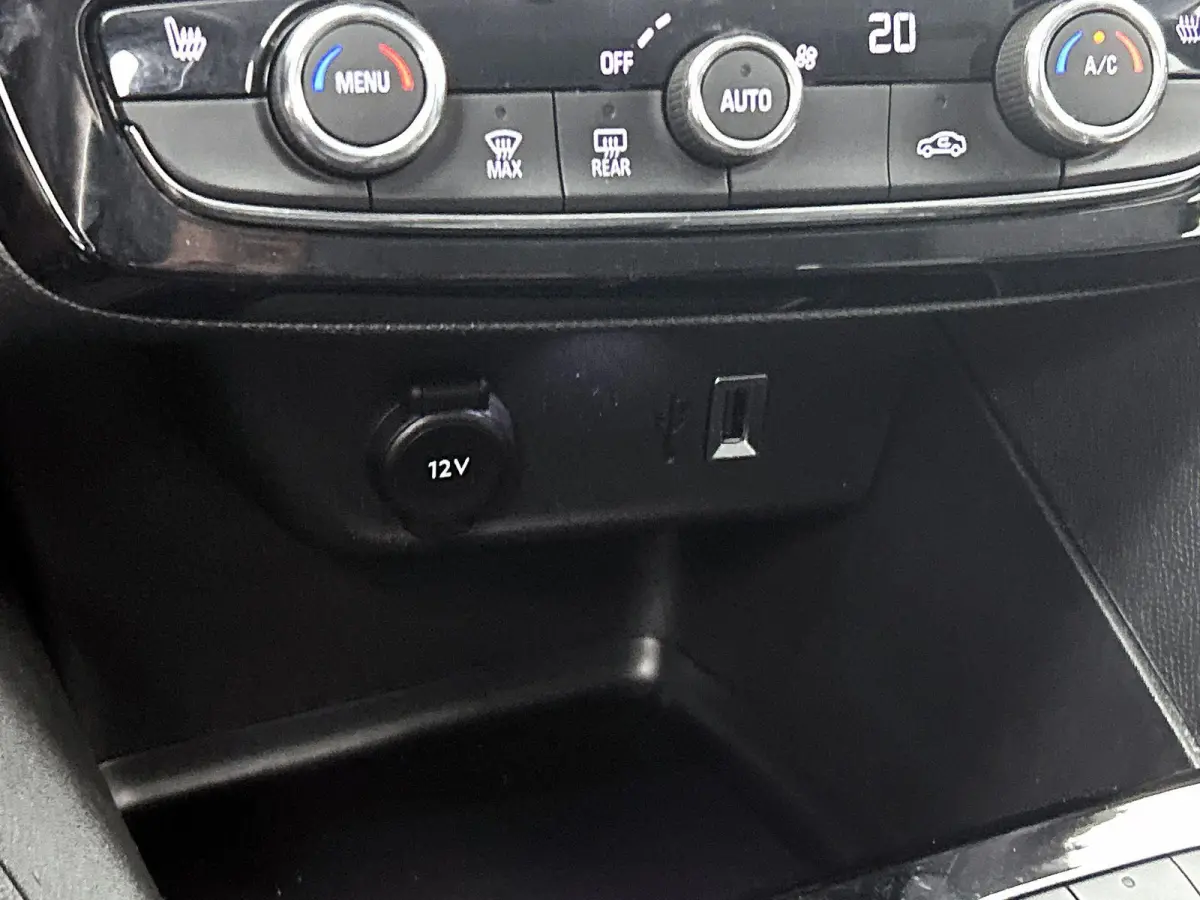 1.2 Turbo Elegance | Camera | Apple Carplay/Android Auto | Cruise Control | Stoel/Stuurverwarming | Dodehoek detectie | Navigatie