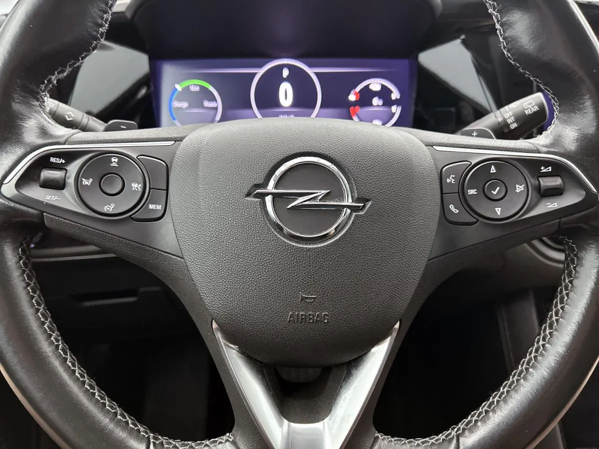 1.6 Turbo Plug-In Hybrid Ultimate 225pk Automaat | Trekhaak | Leder | Keyless | Camera | Cruise Control Adaptief | Apple Carplay/Android Auto | Dodehoek Detectie | Stoelverwarming en -verkoe
