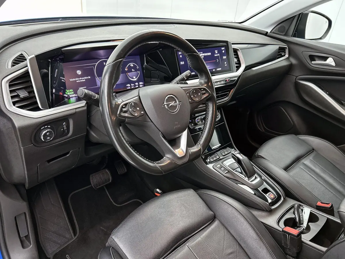 1.6 Turbo Plug-In Hybrid Ultimate 225pk Automaat | Trekhaak | Leder | Keyless | Camera | Cruise Control Adaptief | Apple Carplay/Android Auto | Dodehoek Detectie | Stoelverwarming en -verkoe