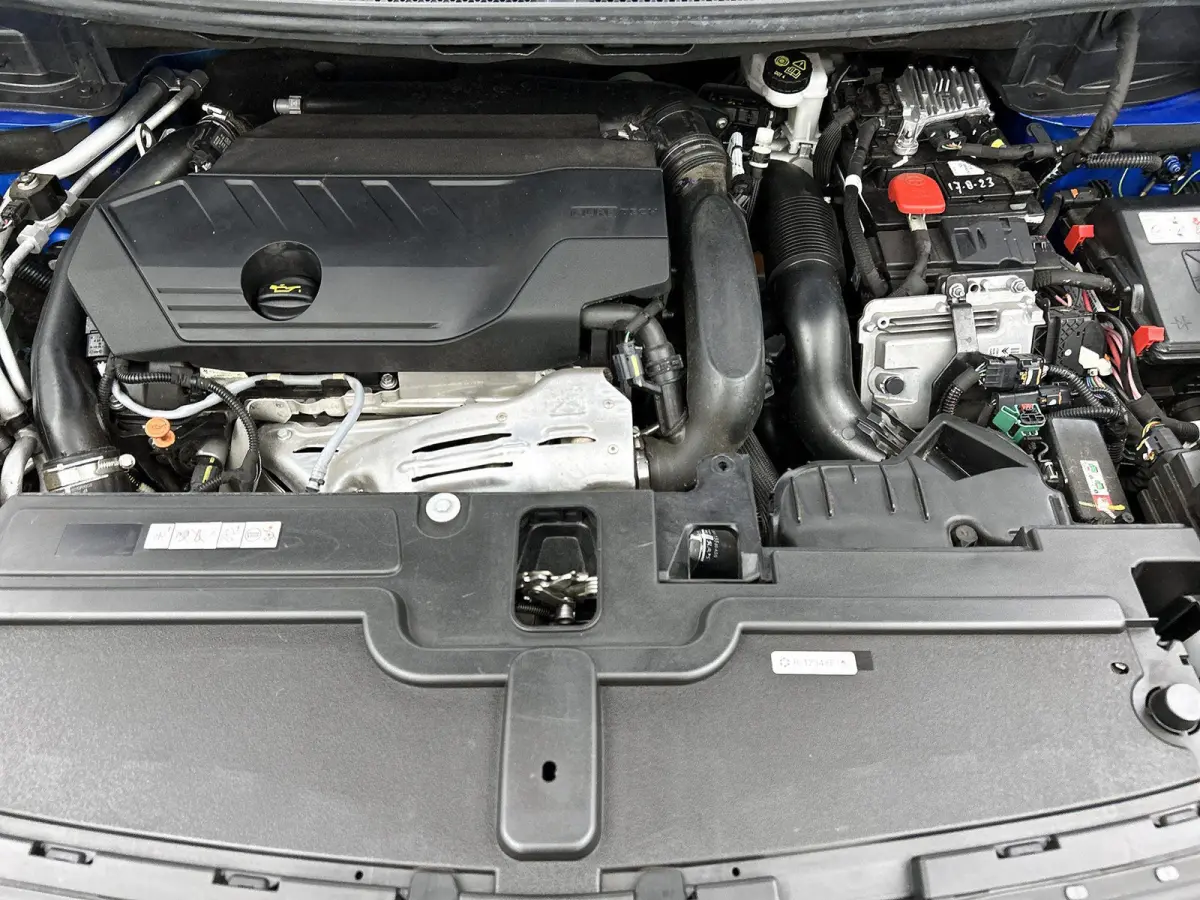 1.6 Turbo Plug-In Hybrid Ultimate 225pk Automaat | Trekhaak | Leder | Keyless | Camera | Cruise Control Adaptief | Apple Carplay/Android Auto | Dodehoek Detectie | Stoelverwarming en -verkoe