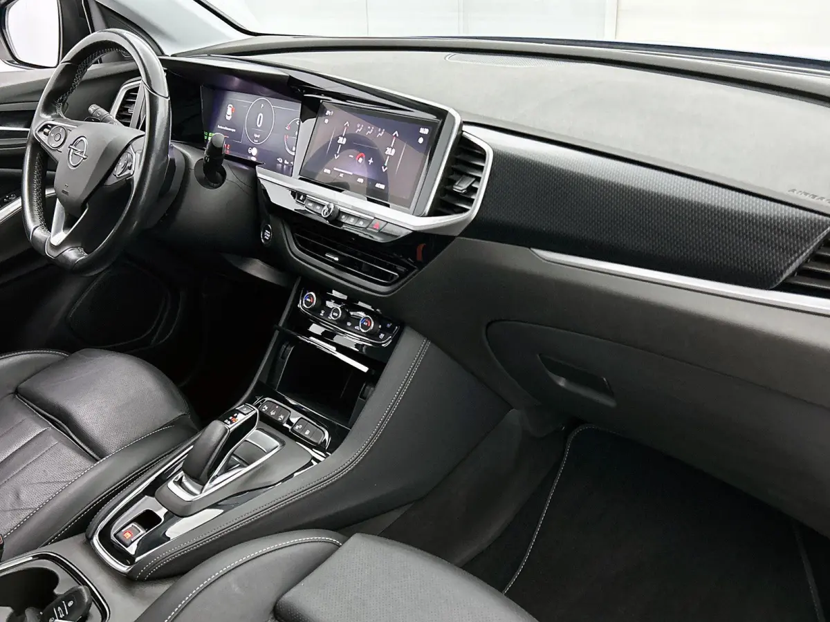 1.6 Turbo Plug-In Hybrid Ultimate 225pk Automaat | Trekhaak | Leder | Keyless | Camera | Cruise Control Adaptief | Apple Carplay/Android Auto | Dodehoek Detectie | Stoelverwarming en -verkoe