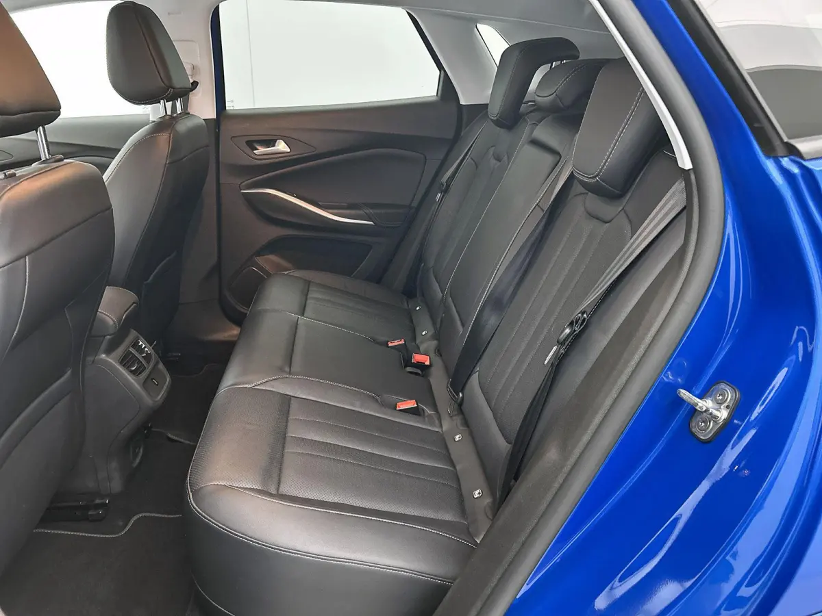 1.6 Turbo Plug-In Hybrid Ultimate 225pk Automaat | Trekhaak | Leder | Keyless | Camera | Cruise Control Adaptief | Apple Carplay/Android Auto | Dodehoek Detectie | Stoelverwarming en -verkoe