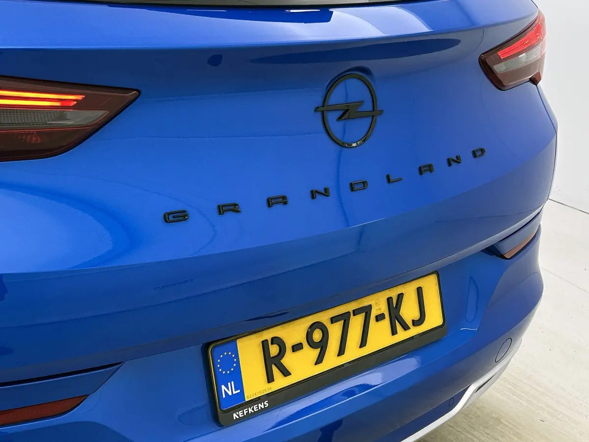 1.6 Turbo Plug-In Hybrid Ultimate 225pk Automaat | Trekhaak | Leder | Keyless | Camera | Cruise Control Adaptief | Apple Carplay/Android Auto | Dodehoek Detectie | Stoelverwarming en -verkoe