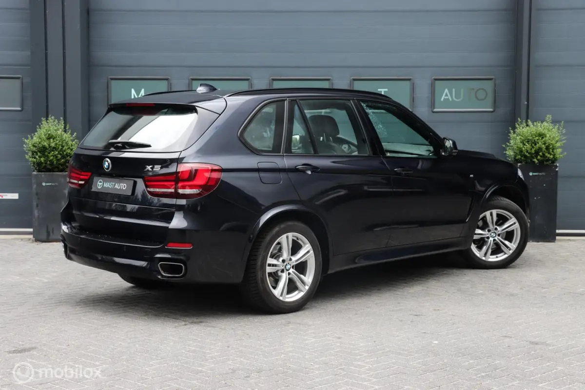 xDrive25d |M-Sport|HUD|Trekhaak|Camera|Comfortstoelen