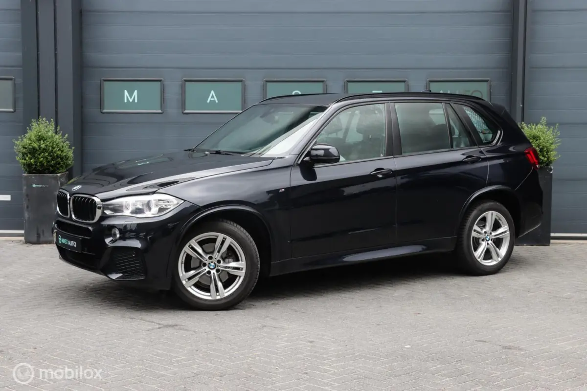 xDrive25d |M-Sport|HUD|Trekhaak|Camera|Comfortstoelen|