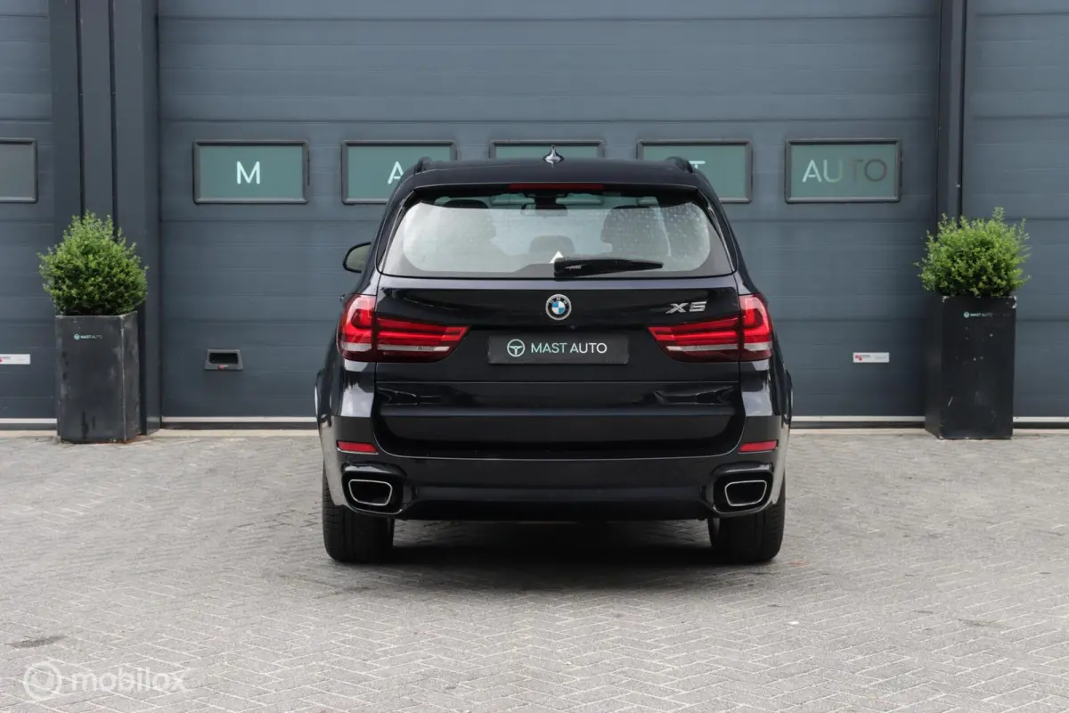 xDrive25d |M-Sport|HUD|Trekhaak|Camera|Comfortstoelen