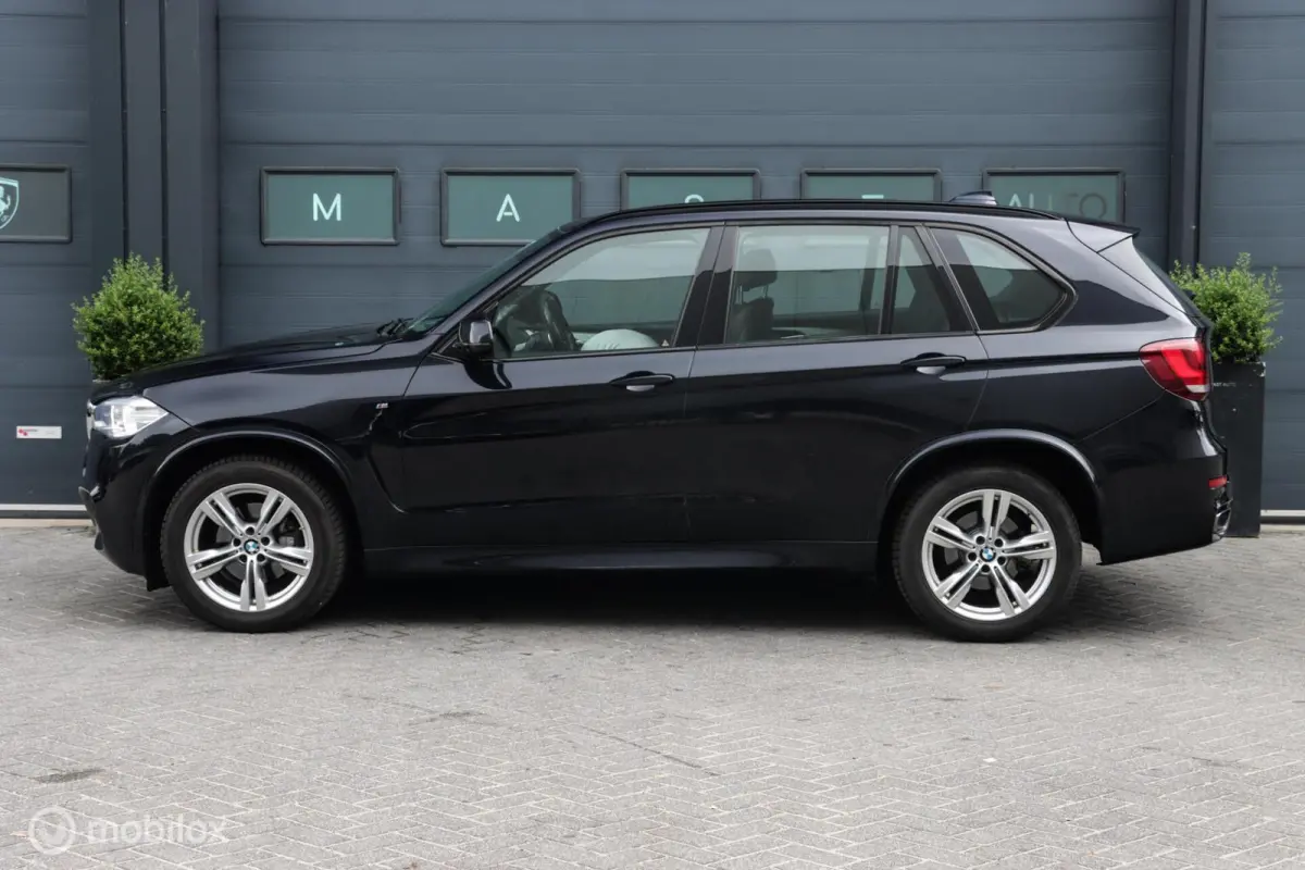 xDrive25d |M-Sport|HUD|Trekhaak|Camera|Comfortstoelen