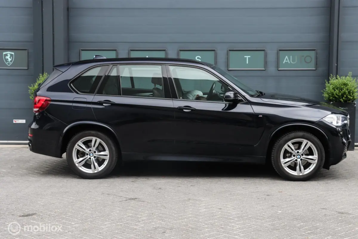 xDrive25d |M-Sport|HUD|Trekhaak|Camera|Comfortstoelen|