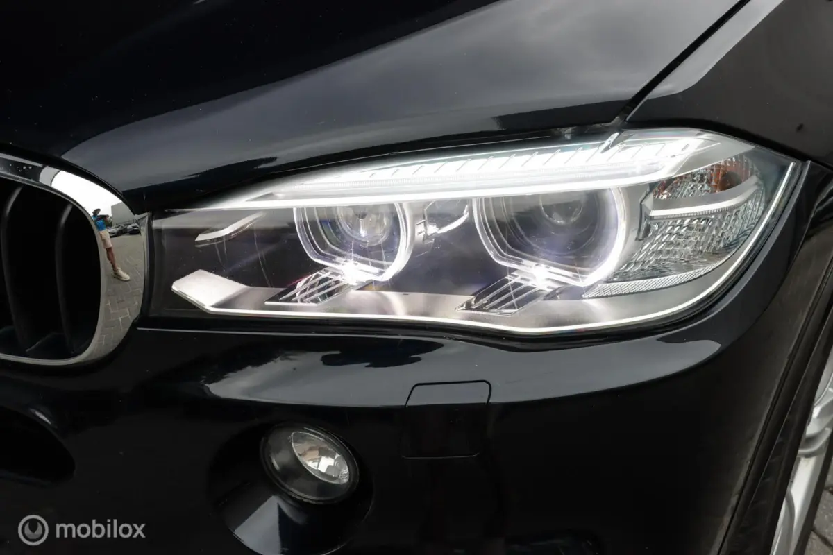 xDrive25d |M-Sport|HUD|Trekhaak|Camera|Comfortstoelen