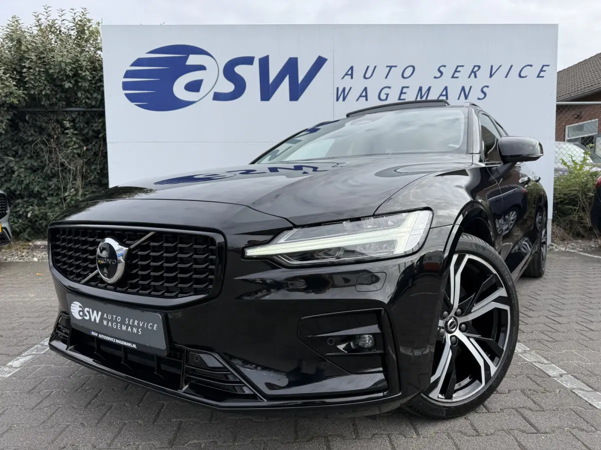 2.0 B4 Plus Dark | CarPlay | ACC | H/K Audio | Memory | 19 inch