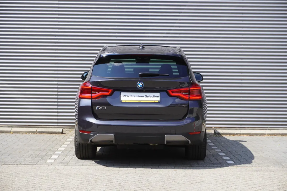 | High Executive | Driving Assistant Professional | Trekhaak met elektrisch wegklapbare kogel | Extra getint glas achter | Harman Kardon Surround Sound Systeem