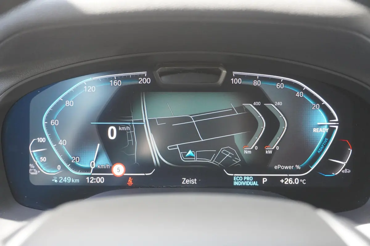 | High Executive | Driving Assistant Professional | Trekhaak met elektrisch wegklapbare kogel | Extra getint glas achter | Harman Kardon Surround Sound Systeem