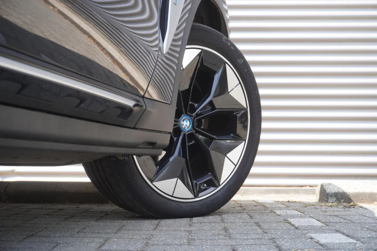| High Executive | Driving Assistant Professional | Trekhaak met elektrisch wegklapbare kogel | Extra getint glas achter | Harman Kardon Surround Sound Systeem