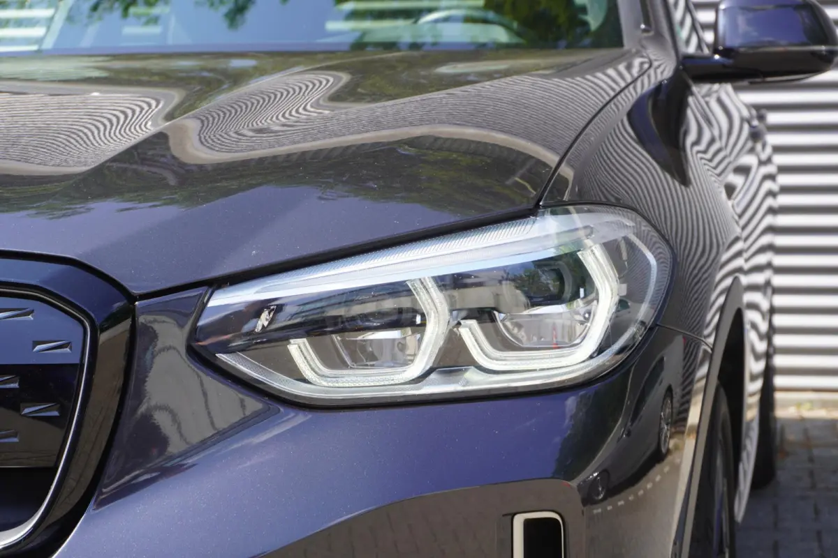 | High Executive | Driving Assistant Professional | Trekhaak met elektrisch wegklapbare kogel | Extra getint glas achter | Harman Kardon Surround Sound Systeem