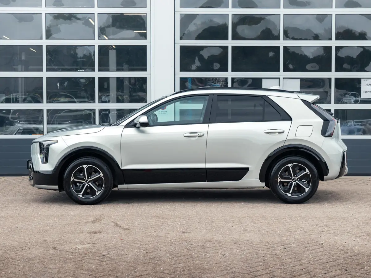 1.6 GDi Hybrid DynamicPlusLine | Snel leverbaar | Nieuw model | Navi. | Clima. | Adapt. Crusie. | Dodehoekassistentie | Panodak | Stoel&Stuur Verwarming | Parkeersensoren