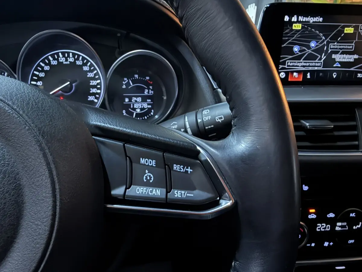 2.0 SkyActiv-G 165 Skylease+|Keyless|StoelVW|Navi|Cruise|PDC|LED|17" Velgen|Rijklaar