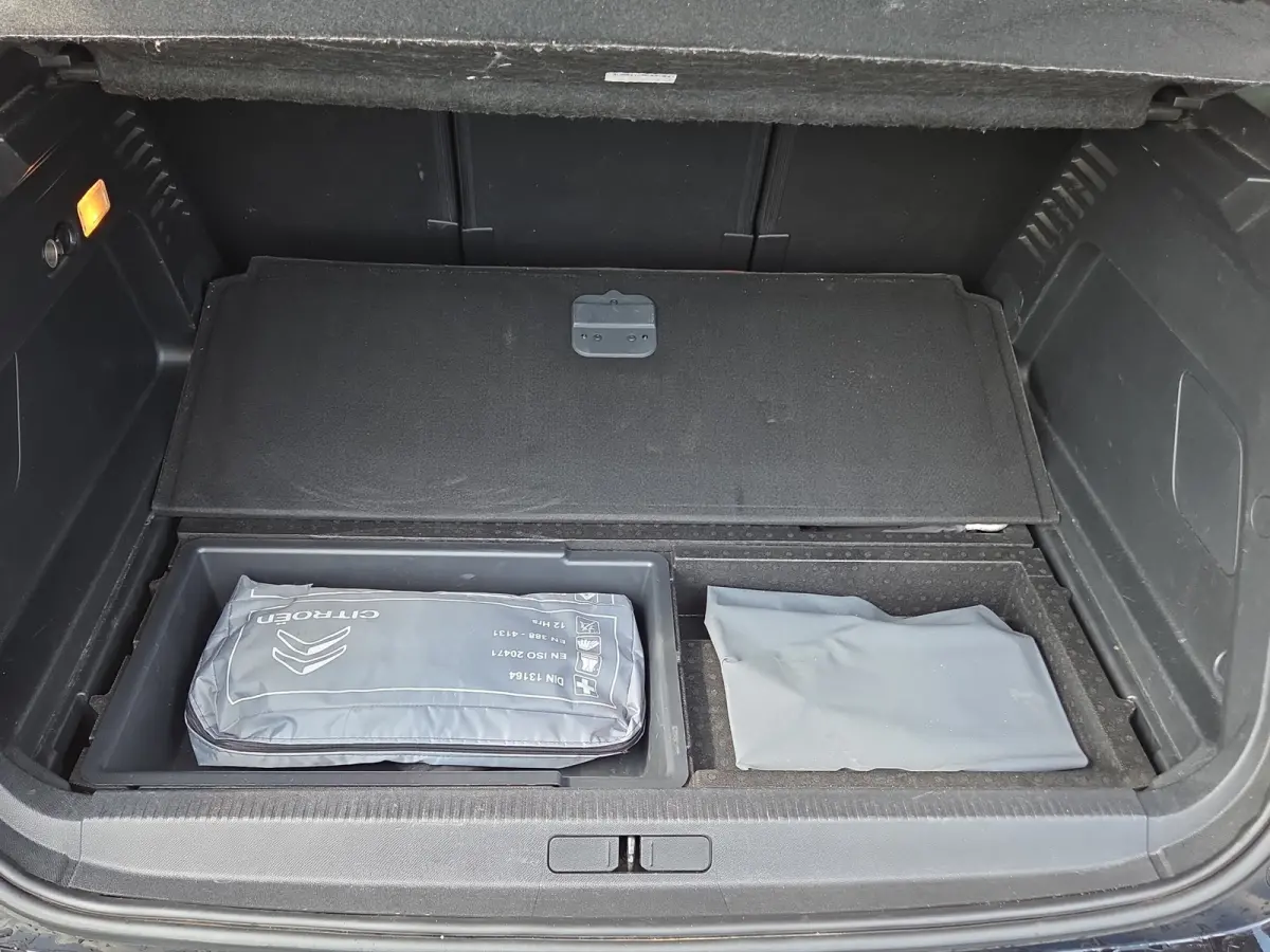 1.6 Plug-in Hybrid 225 Business Plus Panoramadak | Trekhaak | Elektrische stoelverstelling + memory | Voor en achter camera | Voorstoelen verwarmd