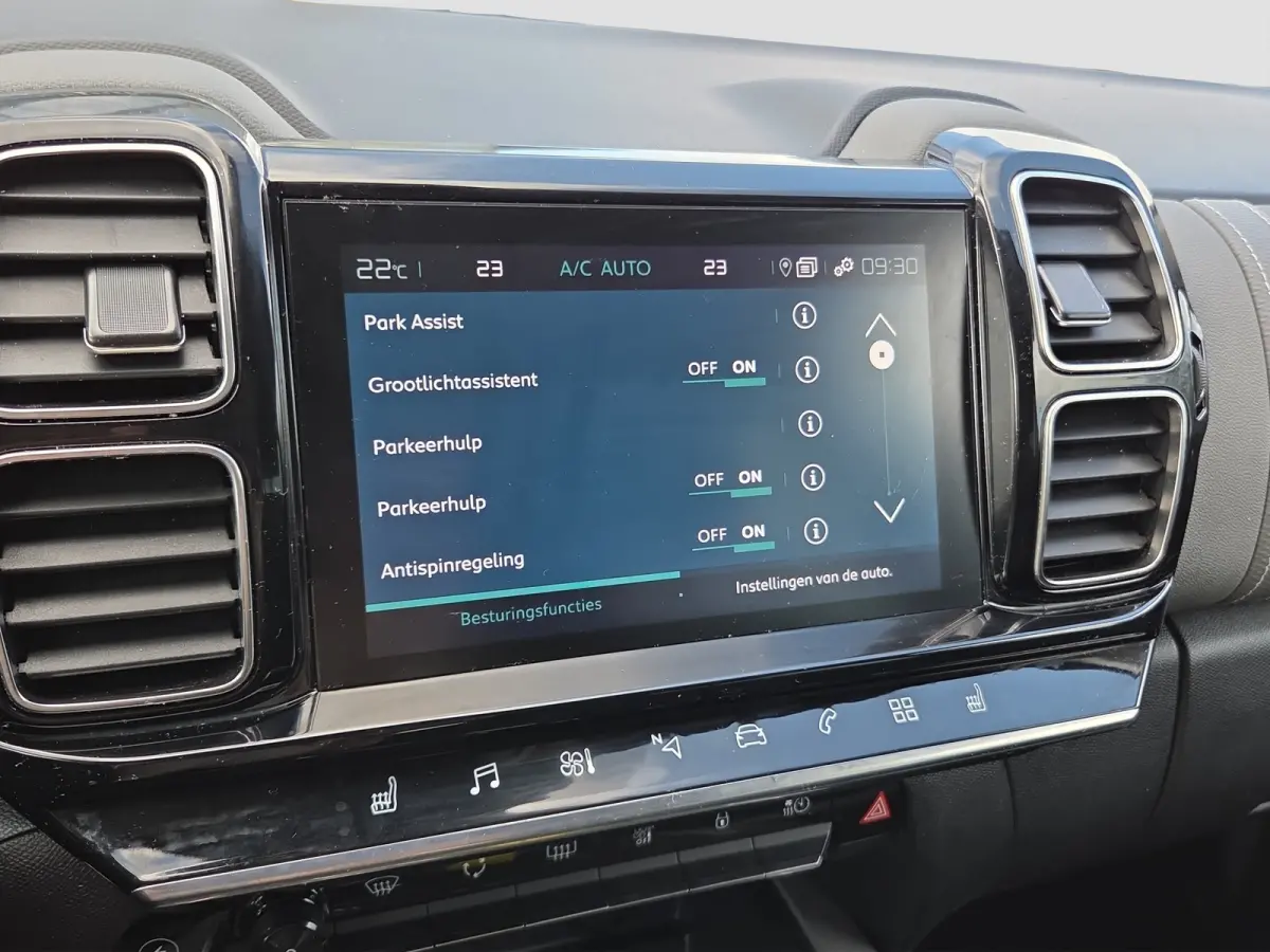 1.6 Plug-in Hybrid 225 Business Plus Panoramadak | Trekhaak | Elektrische stoelverstelling + memory | Voor en achter camera | Voorstoelen verwarmd