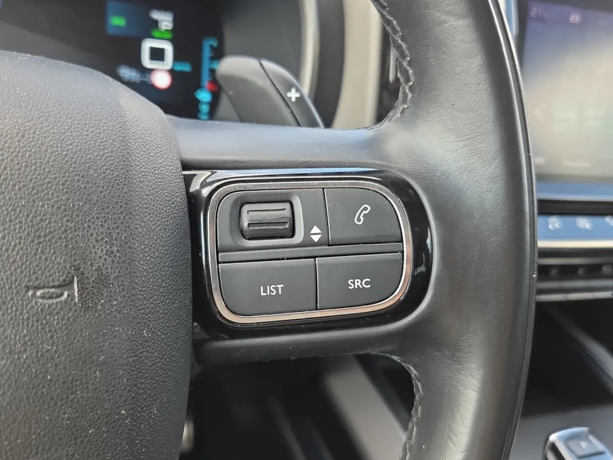 1.6 Plug-in Hybrid 225 Business Plus Panoramadak | Trekhaak | Elektrische stoelverstelling + memory | Voor en achter camera | Voorstoelen verwarmd