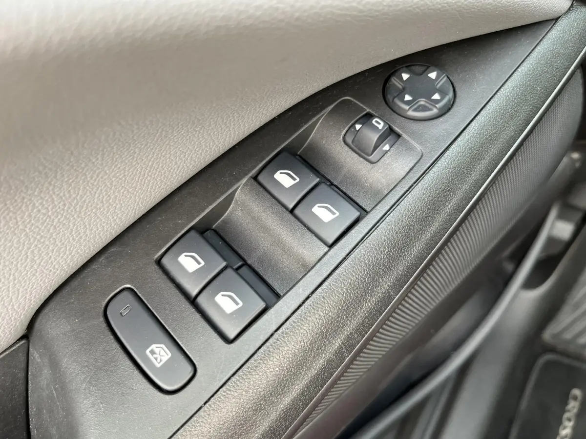 1.2 Turbo Innovation | Automaat | Climate Control | Cruise Control | Trekhaak | Parkeersensoren Achter | Navigatie | Apple Carplay/ Android Auto |
